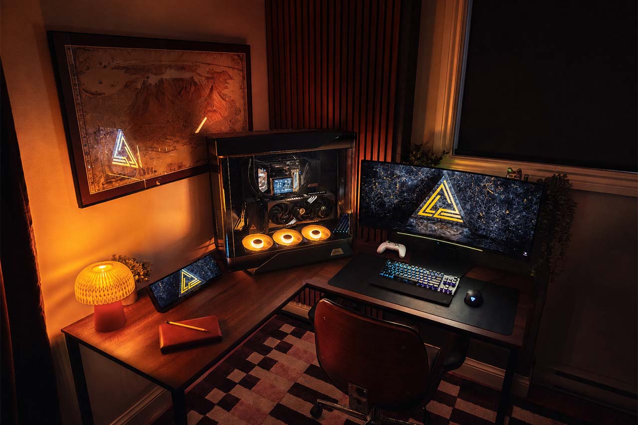 Cyber Bloom PC setup by Daniel Schiffer — photo 3