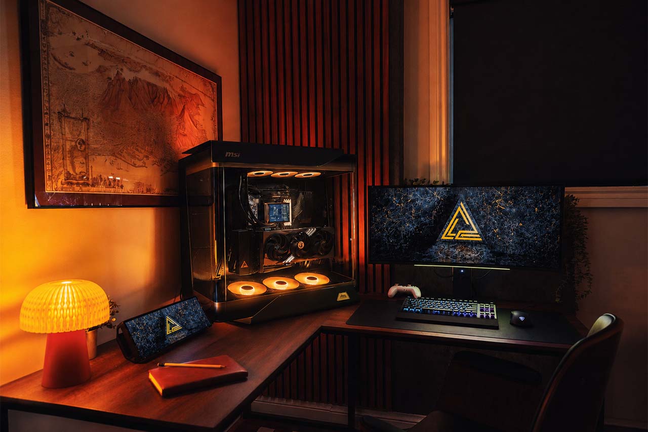 Cyber Bloom PC setup by Daniel Schiffer — photo 4