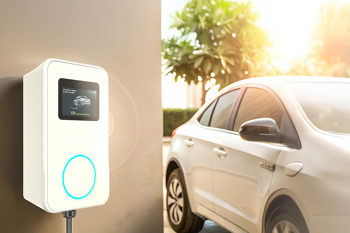 5 吋 AI 智慧螢幕，自動感光更舒適