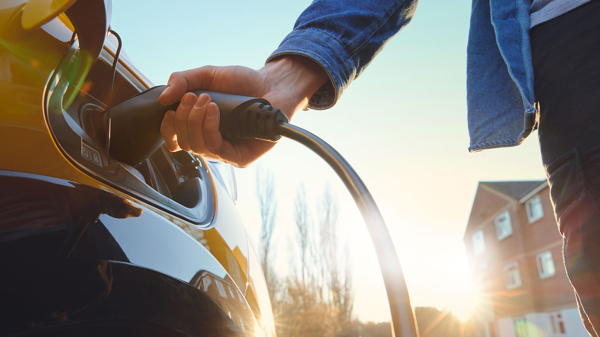 Portable EV Charger MSI EZgo for On-the-Go Charging