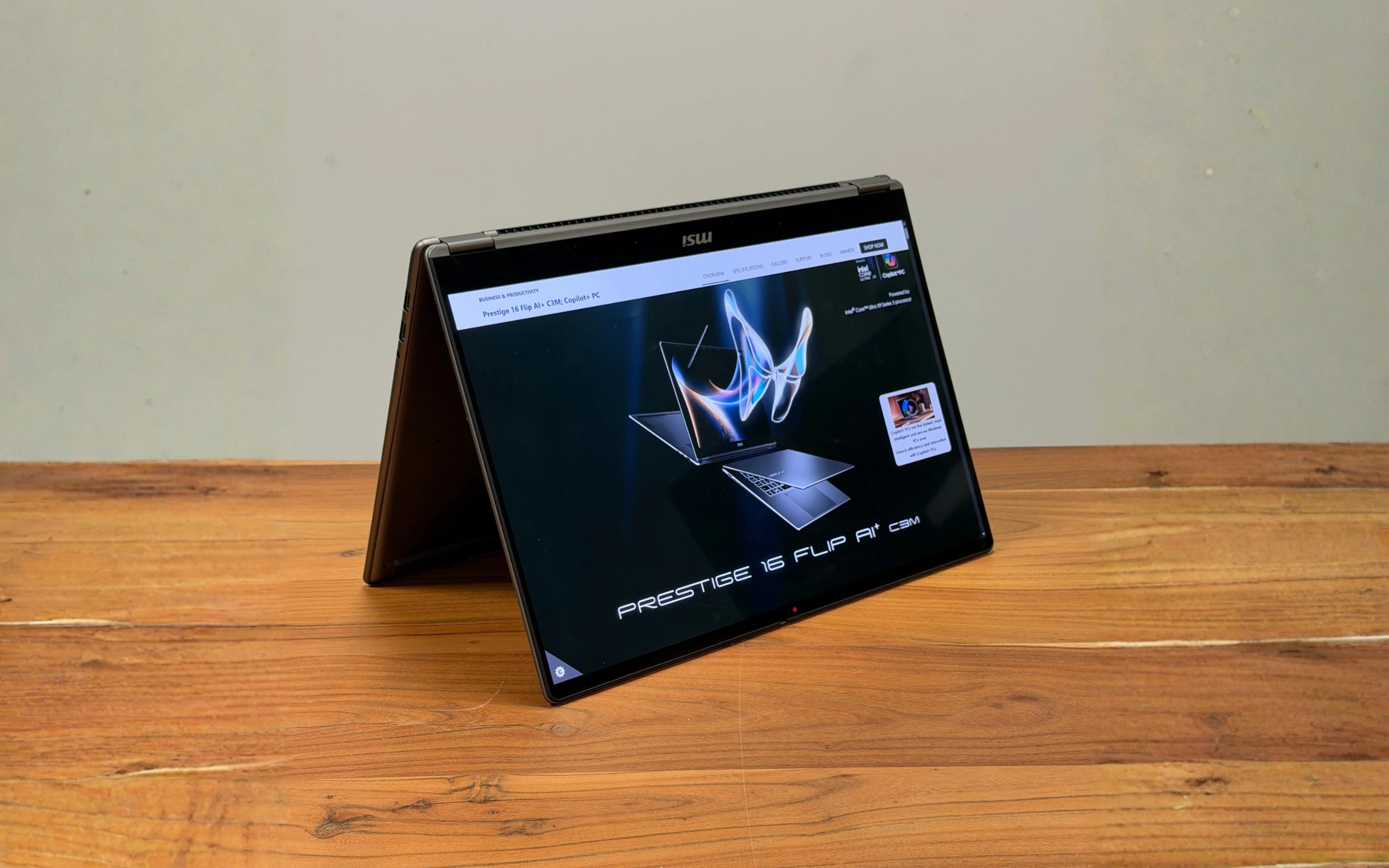 MSI Prestige 14 & 16 Flip AI+ en mode tablette