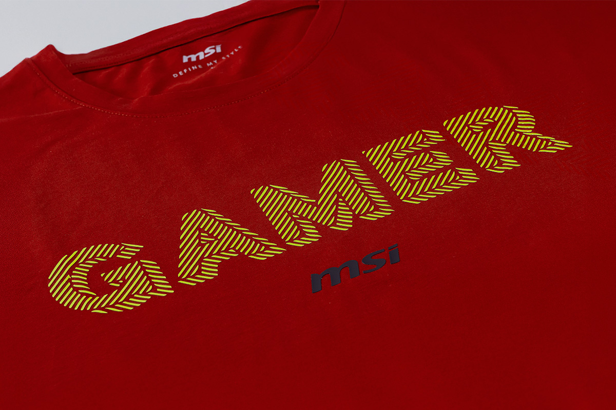 Diagonal Gold “GAMER” Lettering