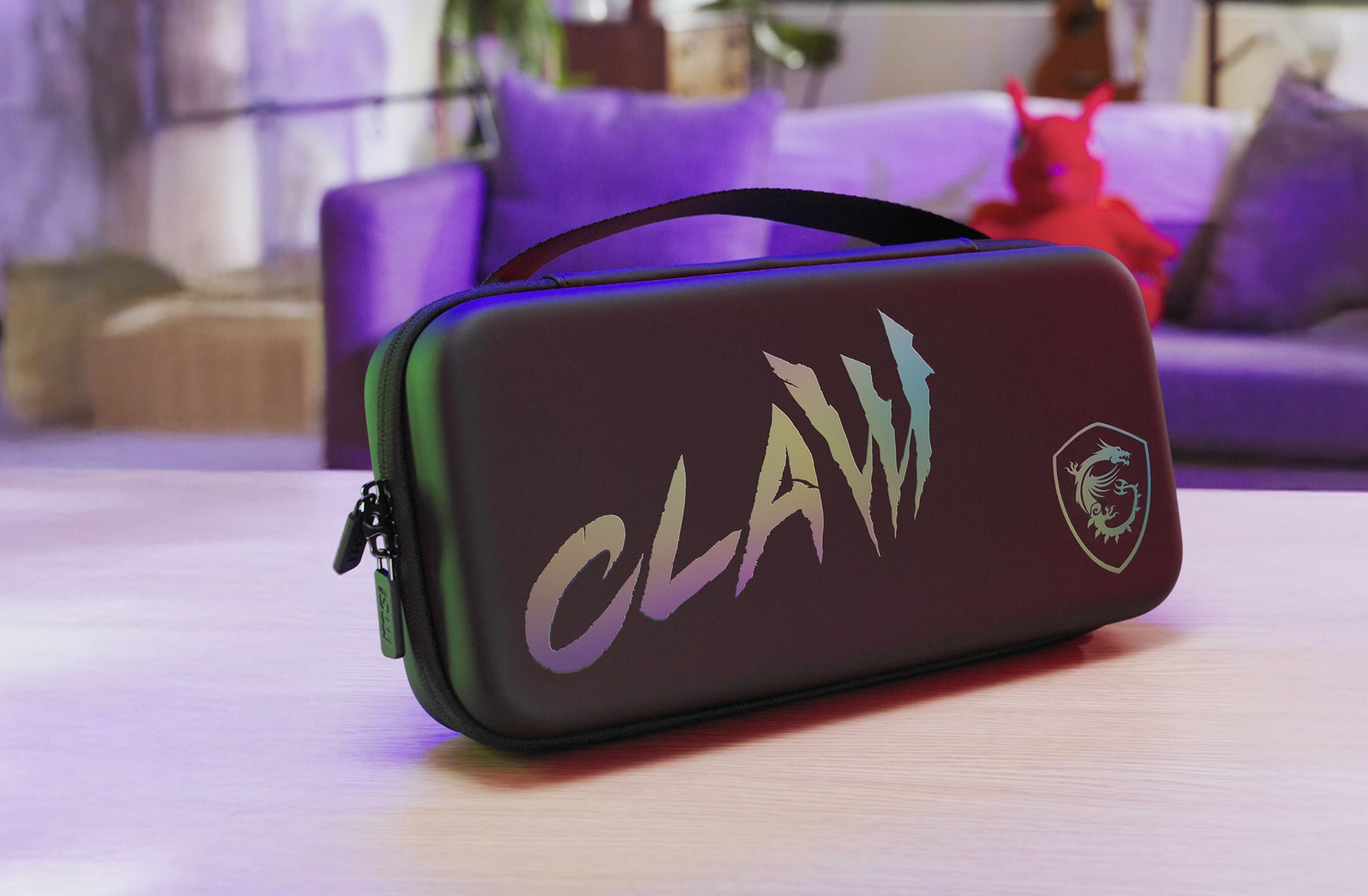 Claw Travel Case II - Premium On-the-go Protection.