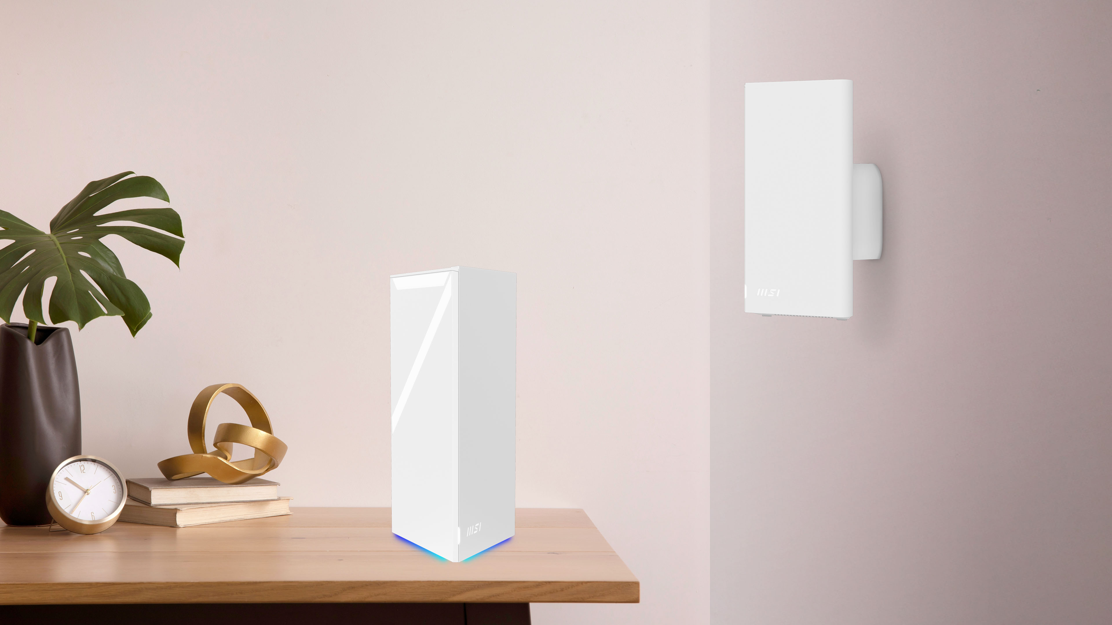 Roamii, follow your pace - Desk-top or wall-mount as needed