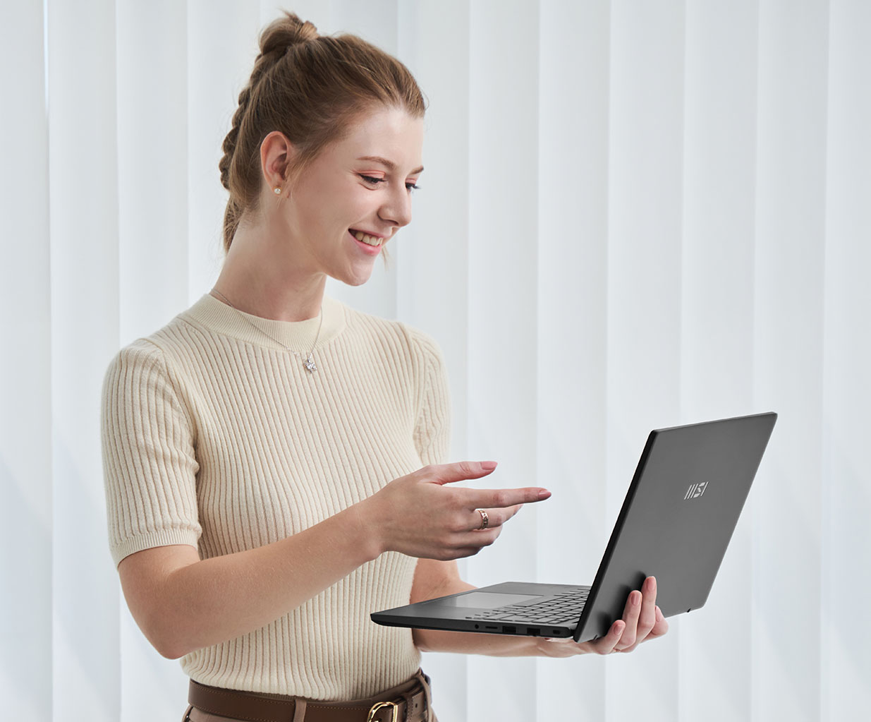 MSI Modern A13 H F2HM easy to carry