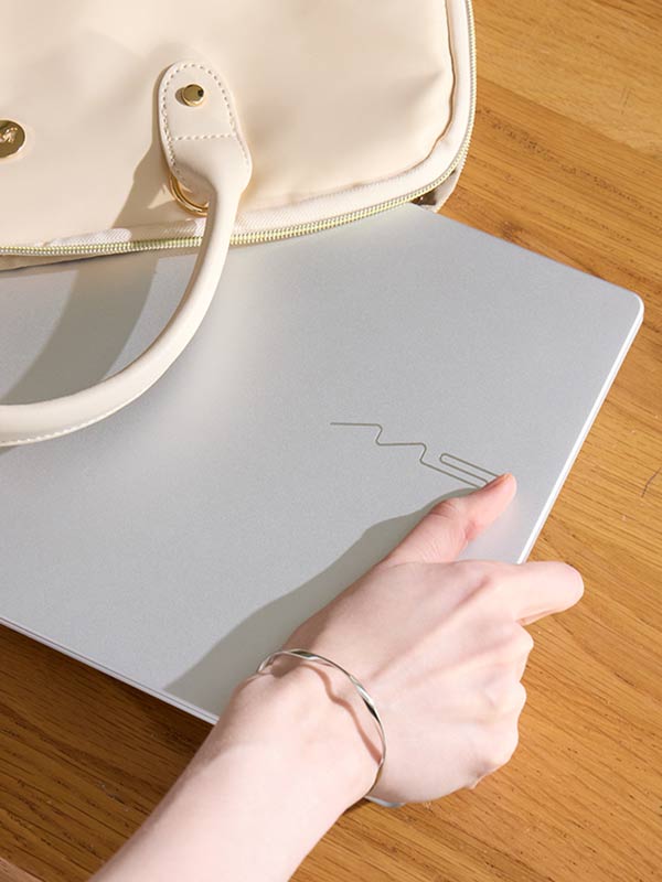 msi Modern 14S AI+：Travel with Ease