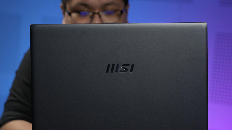 MSI Prestige 16 AI Studio