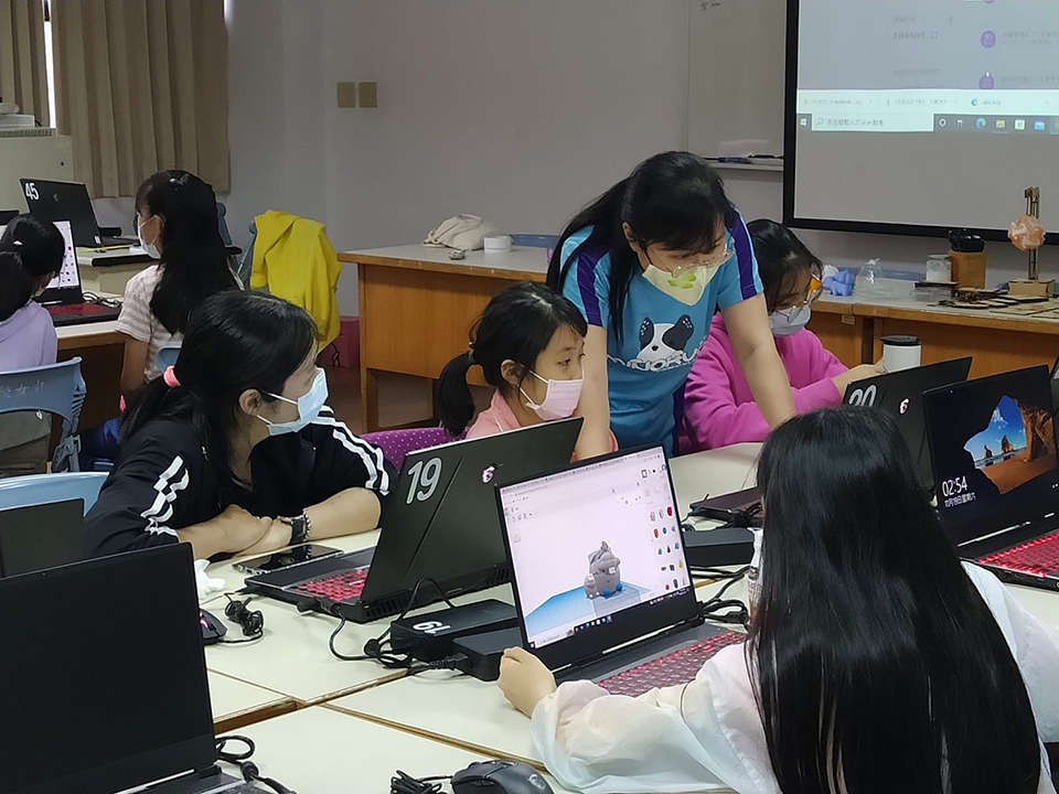 Support for Underprivileged Communities｜Strengthening Family and Child Welfare