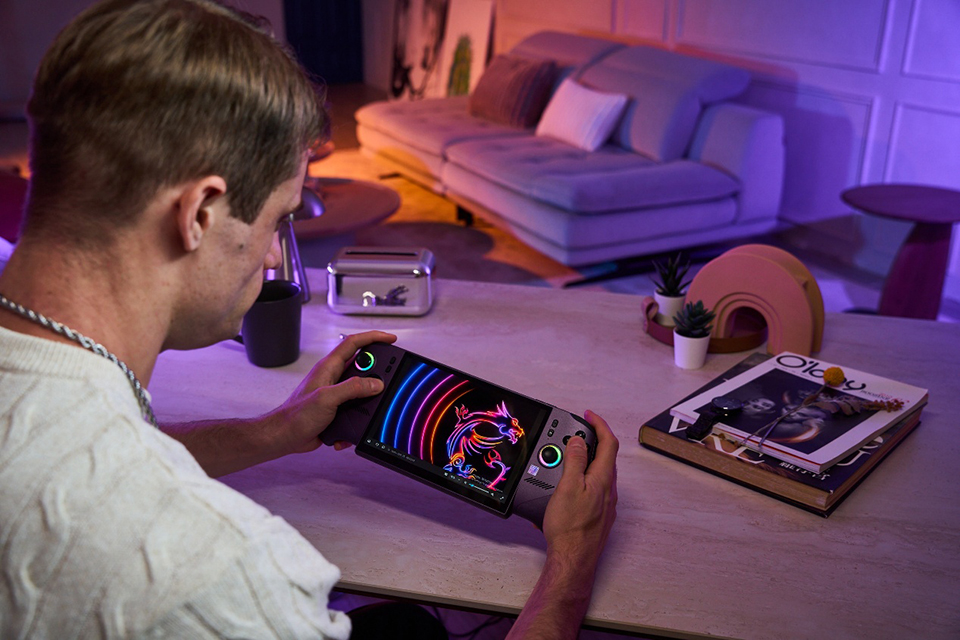 More Immersive Handheld Play Experience