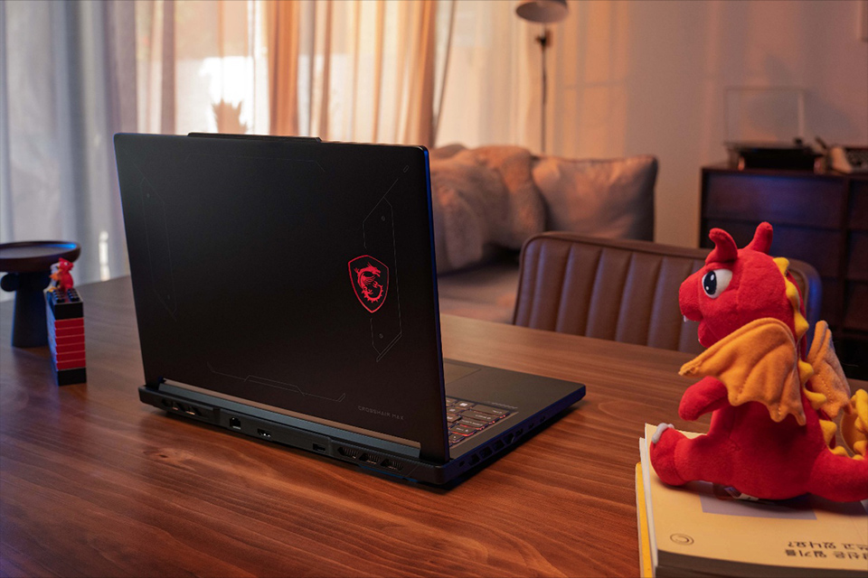 Crosshair 16 Max HX combines powerful performance with a QHD+ OLED display, making demanding projects and AAA gaming feel equally immersive.
