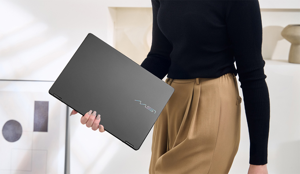 Weighing just 1.32 kg, the MSI Prestige 14 AI+ delivers a refined, lightweight design built for effortless everyday mobility.