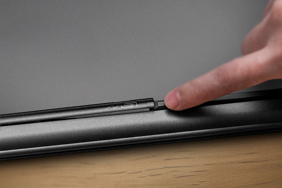 The Nano Pen fits neatly into the built-in groove, making it easy to carry and harder to misplace.