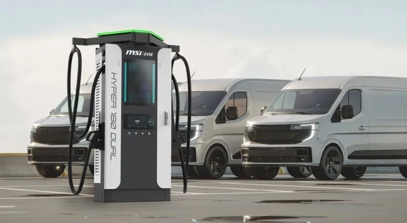 車隊司機在車輛充電時檢查其狀態
