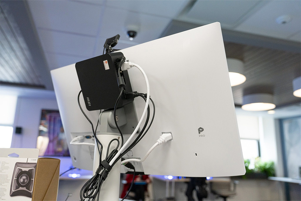 Cubi NUC AI+ 2MG and PRO MP275W E2